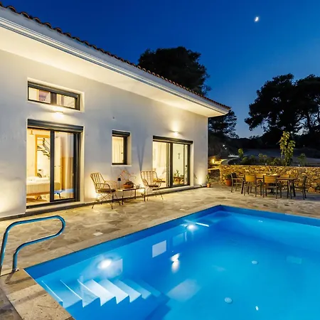 Aether Retreat - Private Pools & Aegean Views וילה *